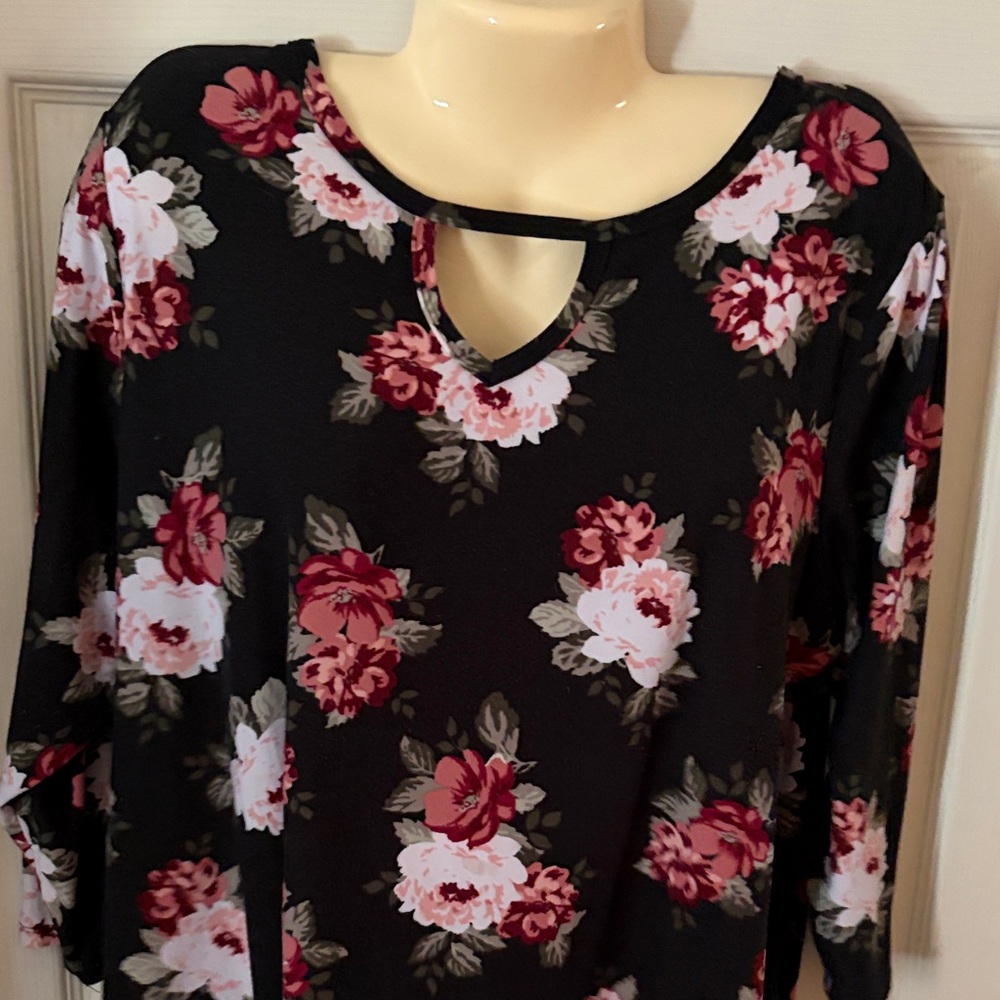 Bobbie Brooks Black Floral Tunic Top